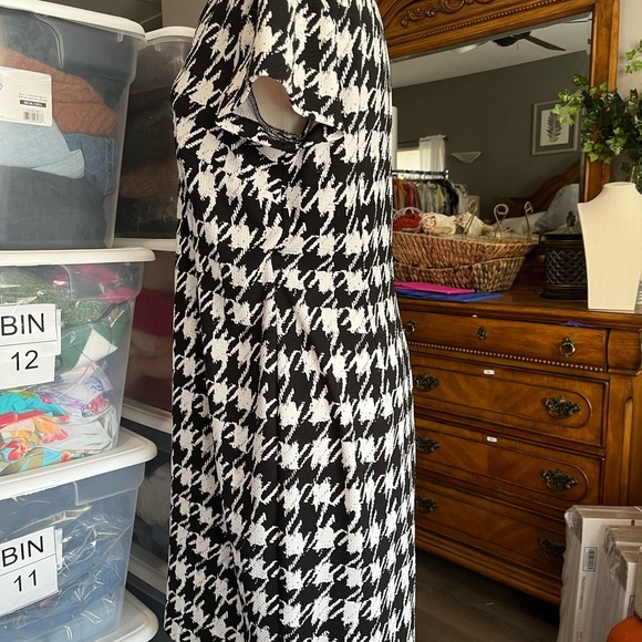 Houndstooth Dress - Picture 4 of 6